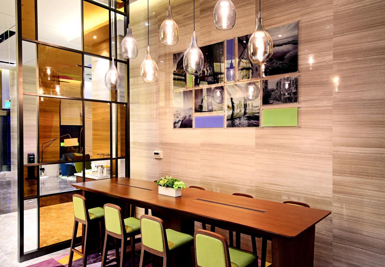 Hampton By Hilton Beihai Exteriör bild